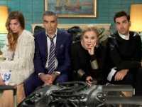 ����� ����