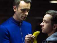 �������